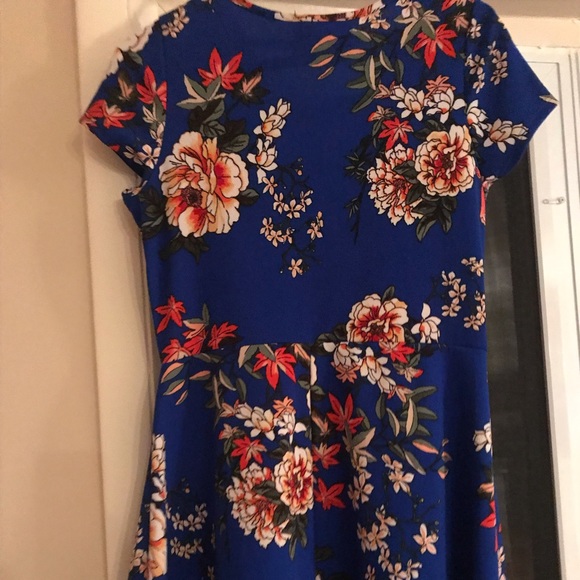 Blue flowered dress - Picture 3 of 4